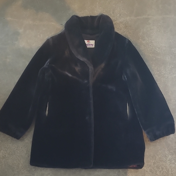 VINTAGE MONTEREY FASHIONS FAUX FUR COAT - Picture 10 of 10